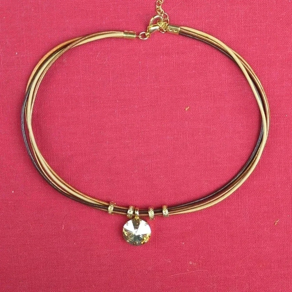 B-JWL-D Amber Color Pendant Choker - Picture 6 of 12